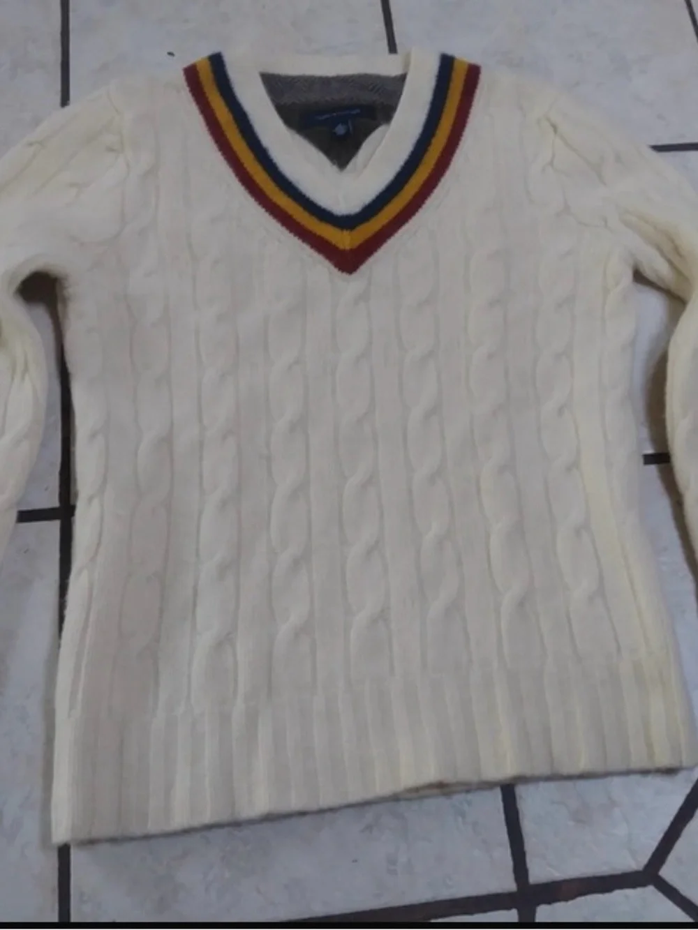 TH- like new Cream Cable-Knit V-Neck Sweater with Stripe Trim